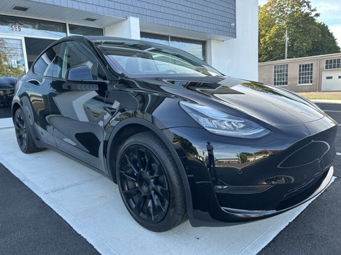 Used 2022 Tesla Model Y Long Range image 1