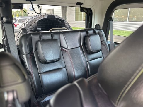 Used 2020 Jeep Wrangler Rubicon w/ Steel Bumper Group image 12