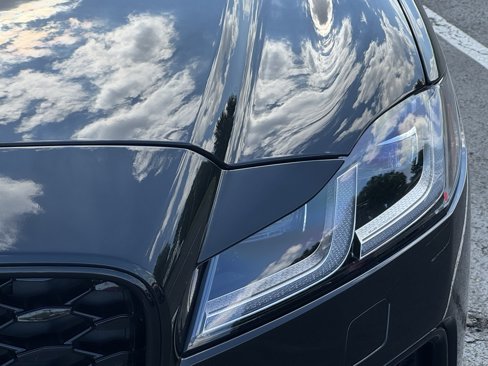 Used 2024 Jaguar XF R-Dynamic SE image 5