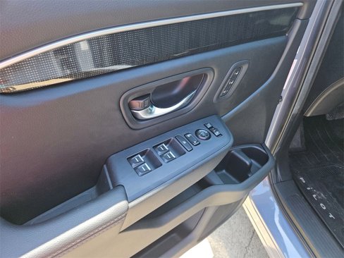 Used 2025 Honda Pilot Elite image 16