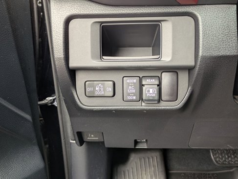 Used 2017 Toyota Tacoma TRD Sport image 21