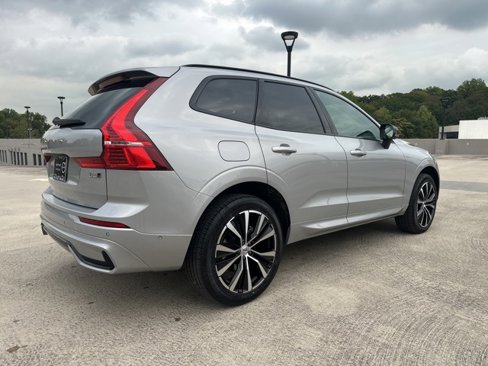 Certified 2025 Volvo XC60 B5 Plus image 9