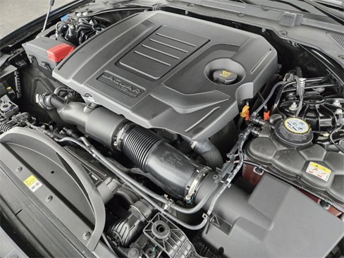 Certified 2024 Jaguar XF R-Dynamic SE image 19