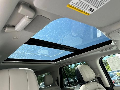 New 2025 Lincoln Navigator Reserve image 17