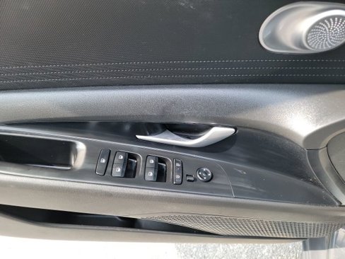 Used 2024 Hyundai Elantra SEL image 14