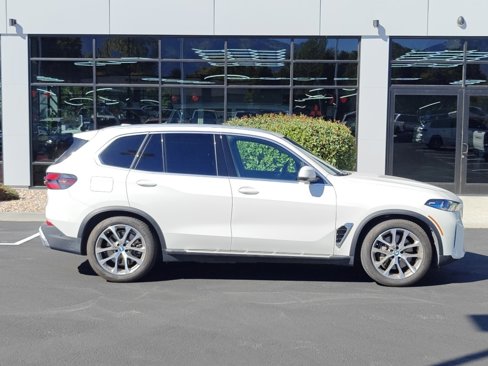 Used 2025 BMW X5 xDrive50e image 8