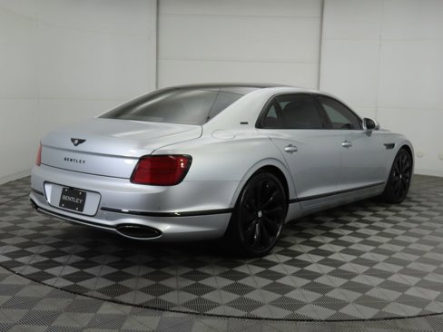 New 2025 Bentley Flying Spur V8 image 5