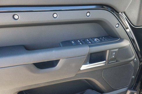 New 2025 Land Rover Defender 110 S image 21