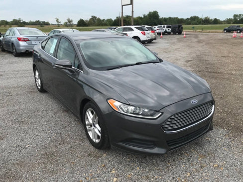 Used 2015 Ford Fusion SE image 1