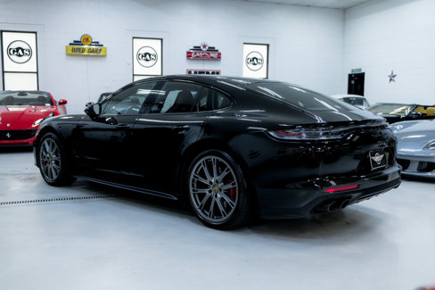 Used 2023 Porsche Panamera GTS image 9