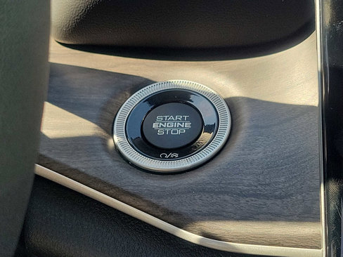 New 2024 Jeep Grand Cherokee L Limited image 10