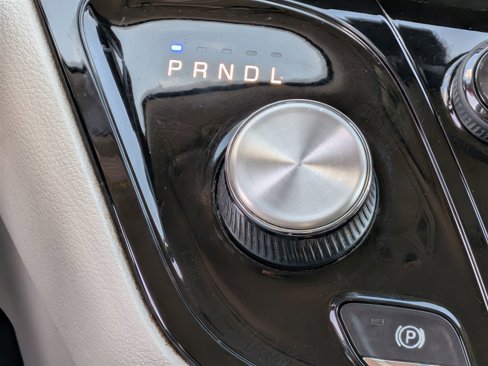 Used 2019 Chrysler Pacifica Touring-L image 24