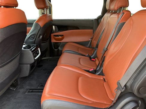 Used 2024 Kia Carnival SX image 14