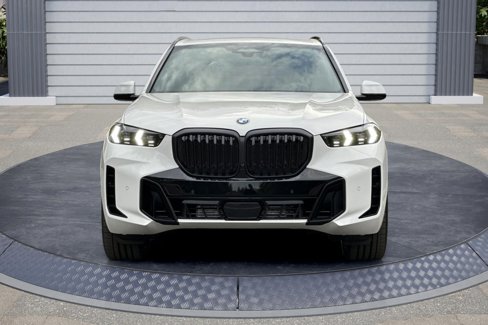 New 2026 BMW X5 xDrive40i w/ M Sport Package image 2
