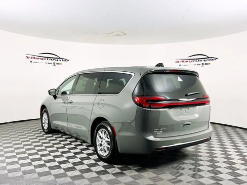New 2025 Chrysler Pacifica Select image 6