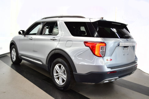 Used 2024 Ford Explorer XLT w/ Equipment Group 202A image 5