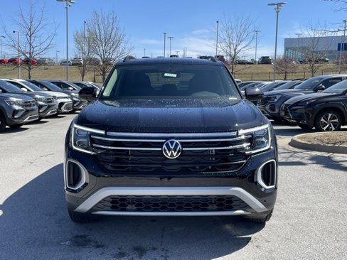 New 2025 Volkswagen Atlas Peak Edition SE image 2