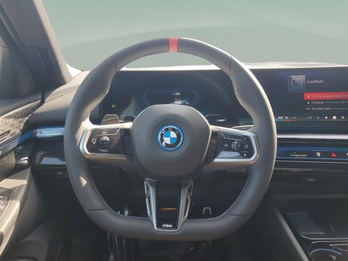 Used 2025 BMW i5 M60 w/ Premium Package image 11
