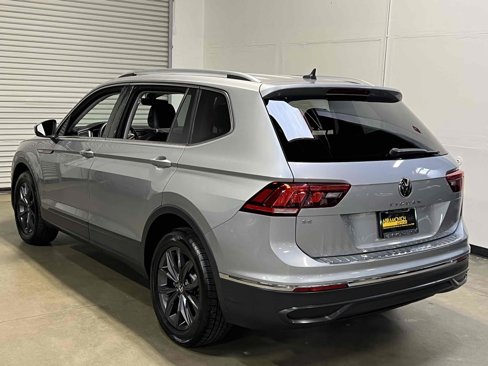 Used 2022 Volkswagen Tiguan SE image 4