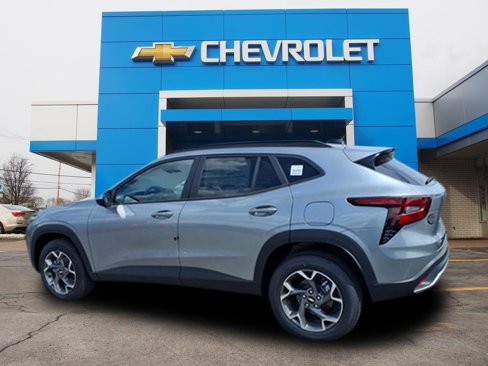 New 2025 Chevrolet Trax LT w/ LT Convenience Package image 4