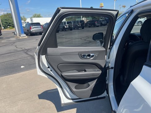 Certified 2025 Volvo XC60 B5 Plus image 26