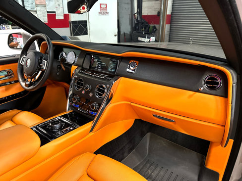 Used 2023 Rolls-Royce Cullinan w/ Dark Exterior Package image 16
