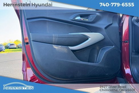 Used 2025 Chevrolet Trax LS w/ LS Convenience Package image 15