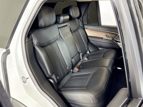Used 2025 Land Rover Range Rover Autobiography image 25