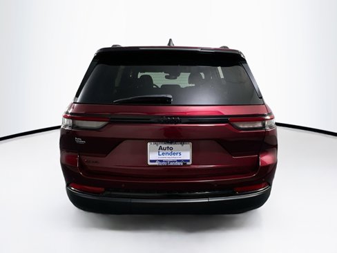 Used 2023 Jeep Grand Cherokee Altitude image 6