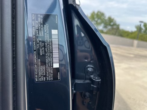 Certified 2025 Volvo XC90 B5 Core image 32