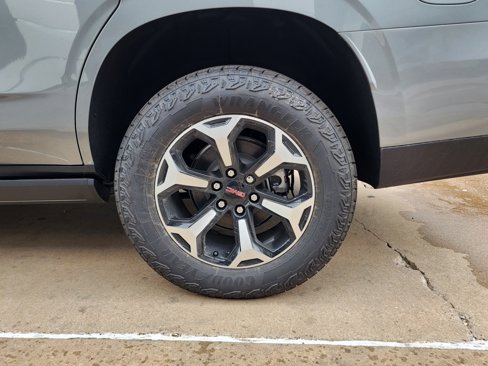 New 2026 GMC Yukon AT4 w/ AT4 Premium Package image 61
