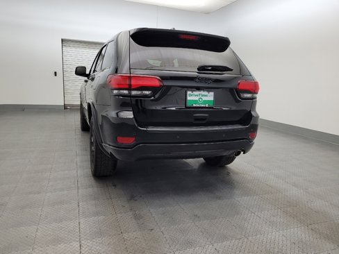 Used 2019 Jeep Grand Cherokee Altitude image 6