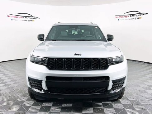 New 2025 Jeep Grand Cherokee L Laredo image 3