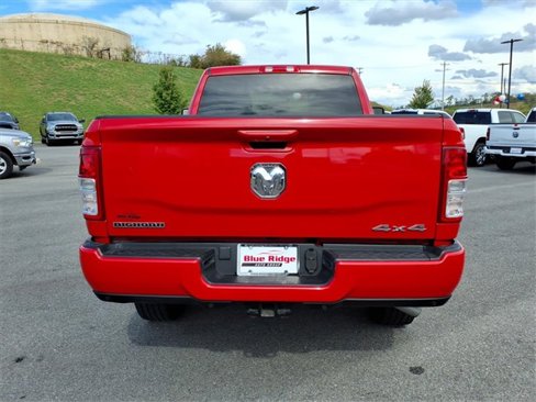 Used 2024 RAM 2500 Big Horn w/ Sport Appearance Package image 5