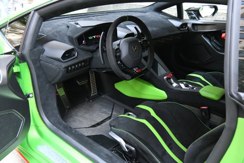 Used 2022 Lamborghini Huracan STO image 12