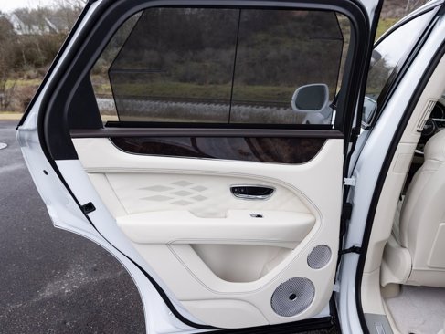 New 2025 Bentley Bentayga image 48