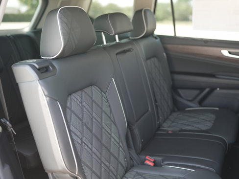 New 2026 Volkswagen Atlas SEL Premium R-Line image 24