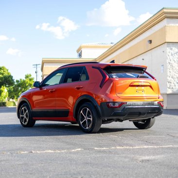 Used 2023 Kia Niro EX image 5