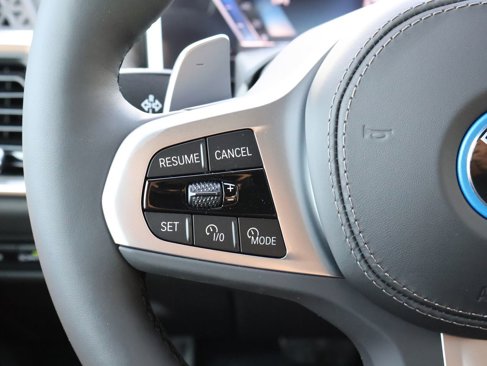 New 2026 BMW X5 xDrive50e w/ Executive Package image 34