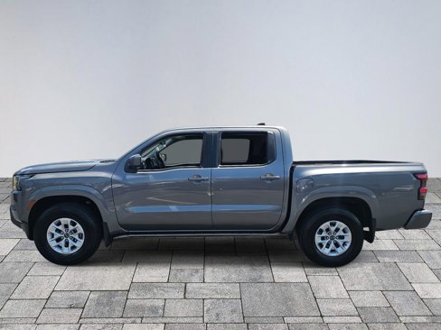 Used 2024 Nissan Frontier SV image 4