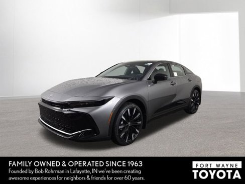 New 2026 Toyota Crown Platinum image 2