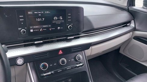 Used 2024 Kia Carnival LX image 24