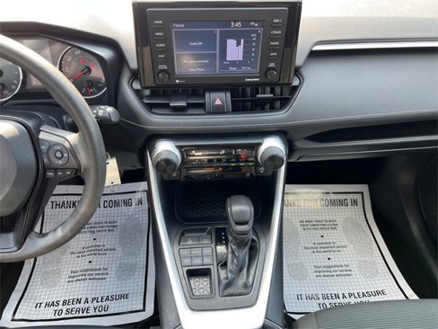 Used 2021 Toyota RAV4 LE image 11