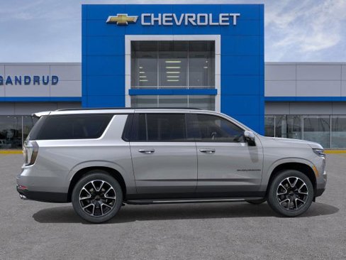 New 2026 Chevrolet Suburban RST image 5
