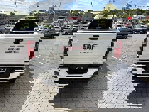 New 2026 GMC Canyon Elevation w/ Convenience Package image 8