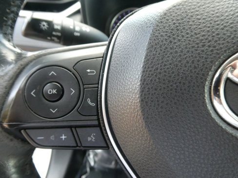 Used 2019 Toyota RAV4 XLE Premium image 19