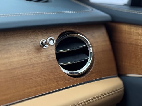 New 2024 Bentley Bentayga image 50