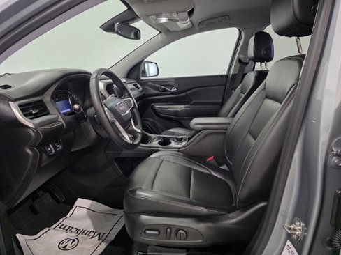 Used 2023 GMC Acadia SLT image 14