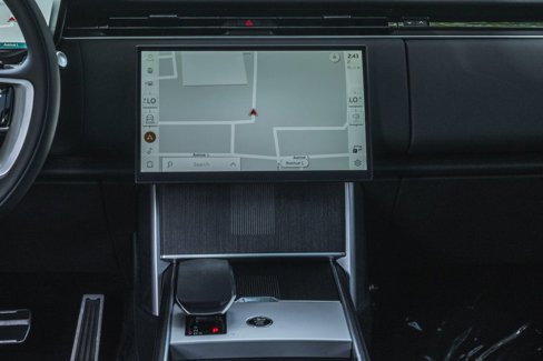 Used 2025 Land Rover Range Rover Long Wheelbase Autobiography image 17