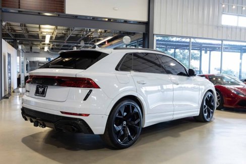 Used 2023 Audi RS Q8 w/ Black Optic Package image 5